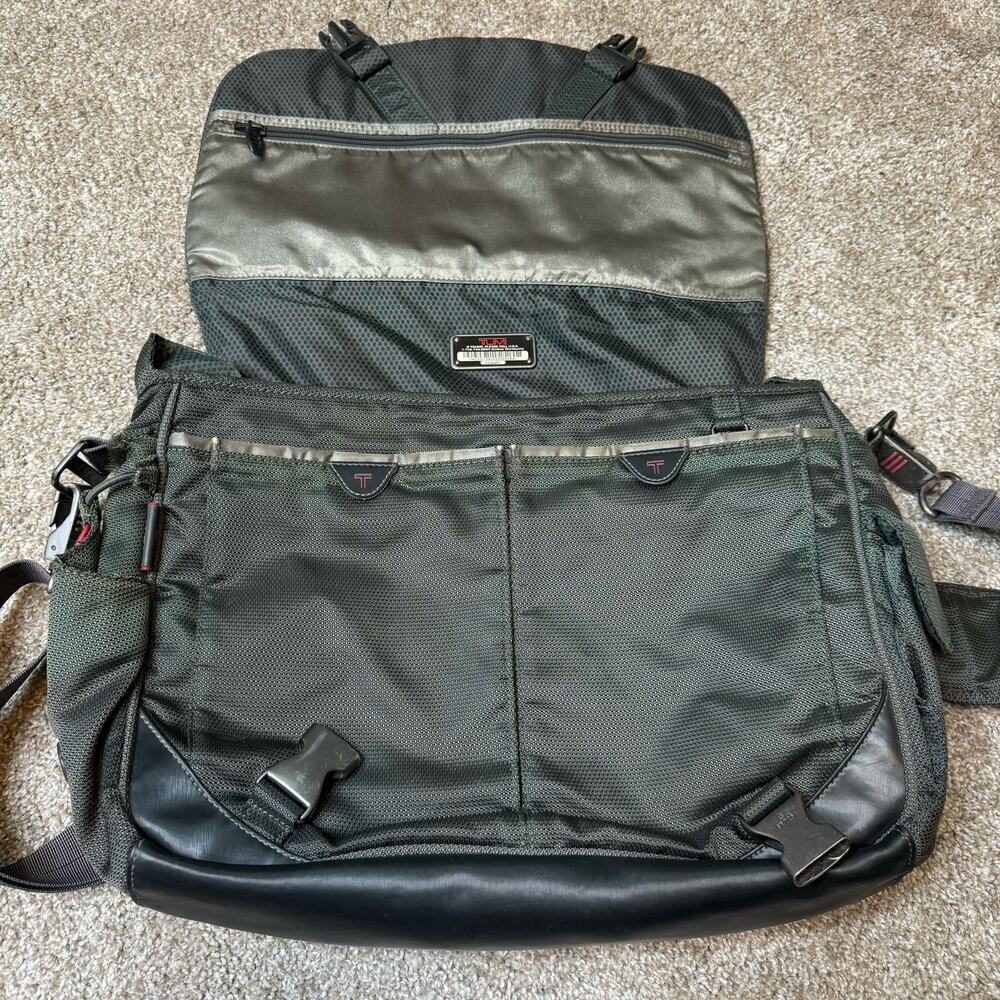 Tumi T-Tech 5508GRH Expandable Briefcase Messenger Laptop Bag - Picture 12 of 12